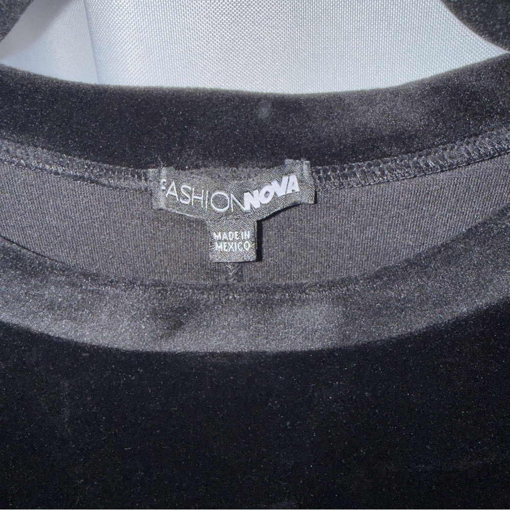 Fashion Nova Black Velvet Crop Top #221 - Picture 2 of 4